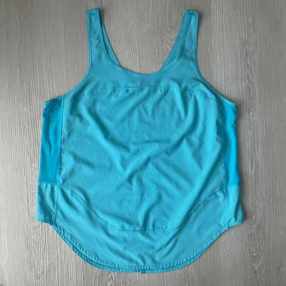 Lululemon Run: Featherweight singlet in Spry Blue